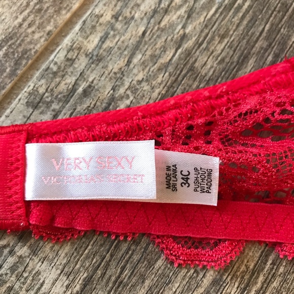 Victoria’s Secret VerySexy Demi Lined Bra 34C - Picture 6 of 7